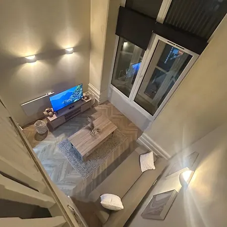 - Parking - Pet Friendly - Centre *