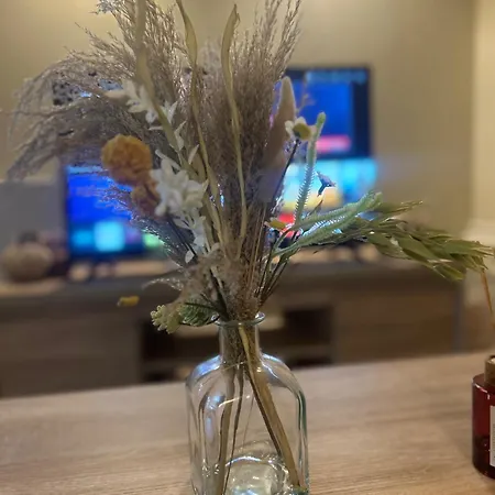 - Parking - Pet Friendly - Centre *