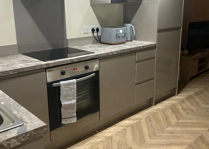 - Parking - Pet Friendly - Centre