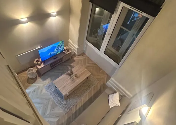 - Parking - Pet Friendly - Centre *